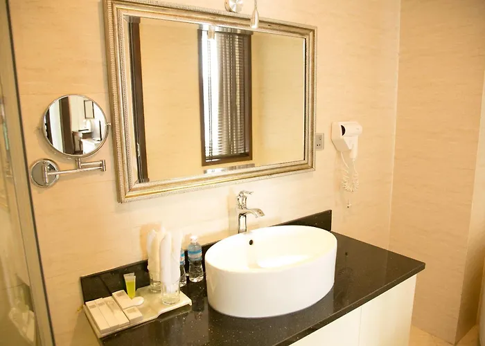 Bay Palace Khách sạn 3*