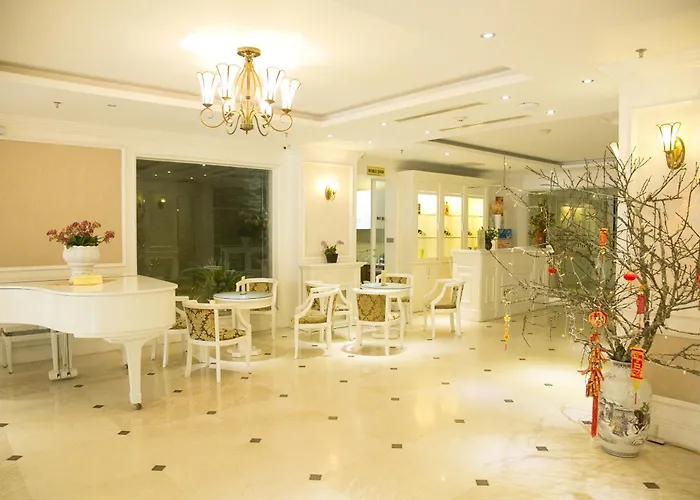Khách sạn Bay Palace