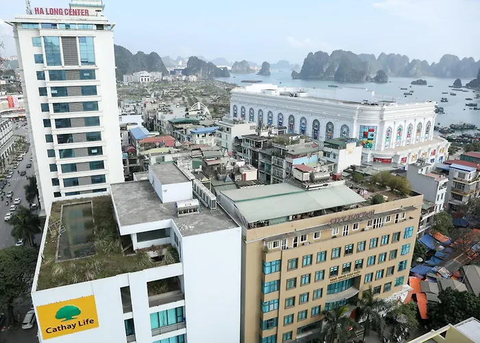 Khách sạn Bay Palace 3*
