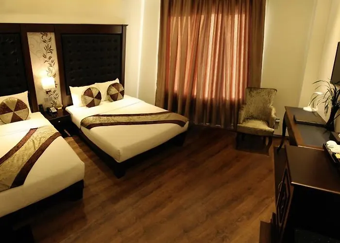 Bay Palace Khách sạn
