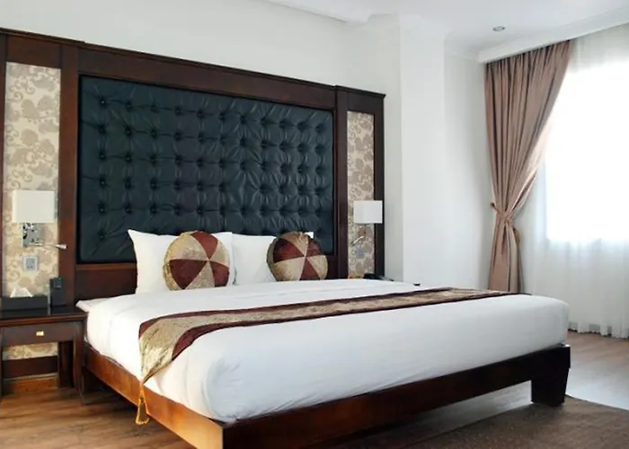 Khách sạn Bay Palace 3*