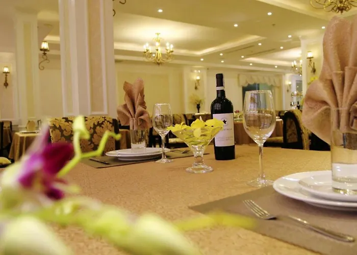 Bay Palace 3* Hạ Long