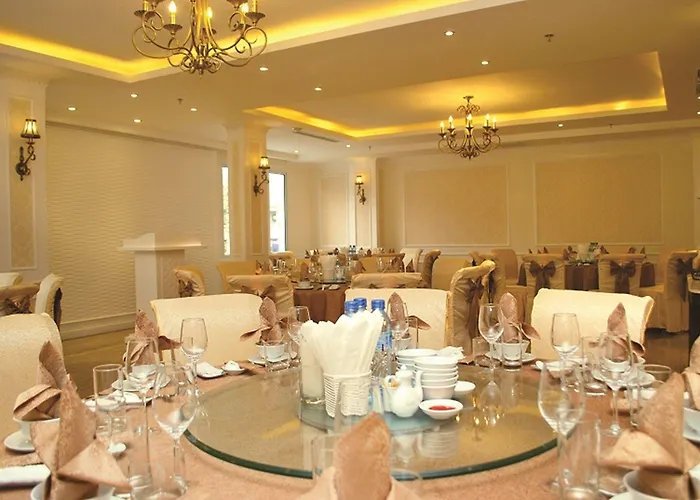 Bay Palace Khách sạn Hạ Long