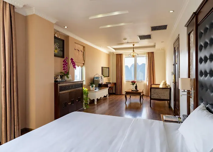 Khách sạn Bay Palace 3*