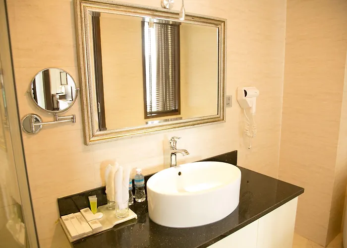 Bay Palace 3* Hạ Long